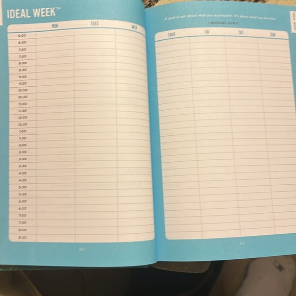 Full Focus Planner new. For people who find it easier to think on paper. - Picture 6 of 9